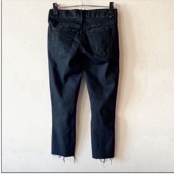 Mother Denim Looker Ankle Fray Crop Jeans in Guilty As Sin - Picture 6 of 11